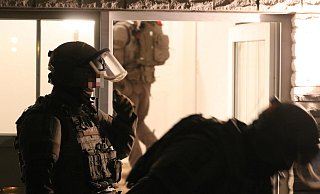 Symbolbild: Das Spezialeinsatzkommando - hier bei einem anderen Einsatz im Kreis Herford - wurde von den Ermittlern hinzugezogen. - Claus Frickemeier