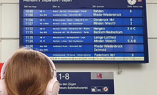 Anzeigetafel voller Busse? So sieht es aus, wenn ICE einen Bogen um Bielefeld machen. - Kurt Ehmke