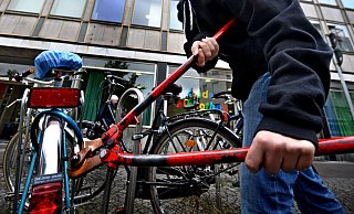 Die Bünder Polizei hat einen 31-jährigen Mann auf frischer Tat beim Diebstahl eines Fahrrads in der Innenstadt erwischt. - BIELEFELD