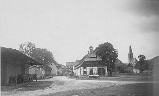 Der Gutshof ist bis heute ein Mittelpunkt in Lütmarsen. Deshalb werden dort auch die Jubiläumsfeierlichkeiten stattfinden. - Privat