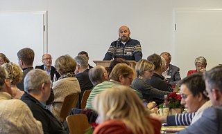 Bernd Kammann, Vorsitzender des Finanzausschusses, erklärte den Haushaltsentwurf des Kirchenkreises Lübbecke. - Alexander Kröger