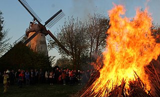 Auch an der Windmühle in Hücker-Aschen wird wieder ein Osterfeuer entzündet. - Eric Pielsticker