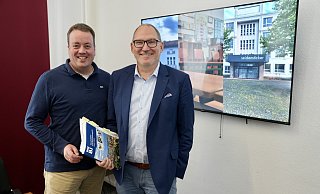 Carsten Krumhöfner (l.) und Marcus Kleinkes setzen sich für die Aufhebung des Bielefelder Schulraumprogramm ein. - Peter Unger