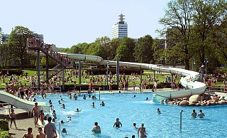 Im Wiesenbad geht die Badesaison noch eine Weile weiter, das Bad ist witterungsabhängig geöffnet. - Sarah Jonek