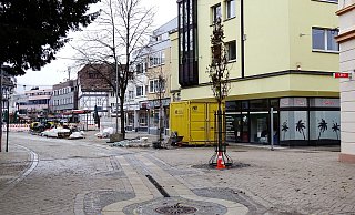 Die Märchenfiguren sollen in der Stummrigestraße im Bereich zwischen Sackstraße (vorne r.) und der Westerbachstraße (im Hintergrund) aufgestellt werden. - Moritz Räker