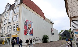 Die Baulücke an der Ecke Bäckerstraße/Waisenhausstraße soll wieder geschlossen werden. Zuletzt war sie Thema, als sich dort ein Geldtransporter im Kiesbett festgefahren hatte. - Frank-Michael Kiel-Steinkamp (Archivbild)