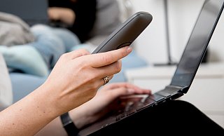 Jemand gibt sich am Telefon als Microsoft-Support aus? Am besten gleich wegdrücken. - Christin Klose/dpa