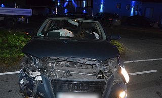 Der Fahrer dieses Audis flüchtete nach dem Unfall, bei dem eine 22-jährige Frau verletzt wurde. - Polizei Herford