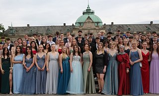 Für viele der verabschiedeten Schülerinnen und Schüler der Realschule Nord geht es jetzt weiter in die gymnasiale Oberstufe. - Elke Niedringhaus-Haasper