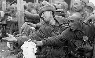 Das Stalag 326 im heutigen Stukenbrock-Senne war gemessen an der Gesamtzahl der Gefangenen, die es durchlaufen haben, das vermutlich größte im Nazi-Reich. - Stalag/LWL