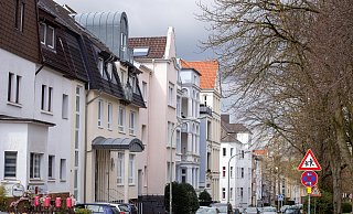 Ein Umzug in eine neue Wohnung lohnt sich oft nicht. Der Grund: die Mietpreise bei einem Neuvertrag sind zu hoch. - Niklas Tüns
