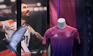 Mit dem pinken Trikot für die Nationalelf hat Adidas für Aufsehen gesorgt – viele weitere dürften vorerst nicht hinzukommen. - AFP or licensors