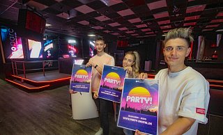 Ramón Amedie (v.l), Katrin Berojan und Lukas Kuhlmann freuen sich auf den digitalen Tanz in den Mai. Mit dem neuen Format wollen sie vor allem ein jüngeres Publikum ansprechen. - Arian Amedie