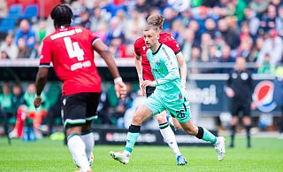 Sebastian Klaas gehörte in Hannover zu den Lichtblicken auf Paderborner Seite. - IMAGO/Noah Wedel