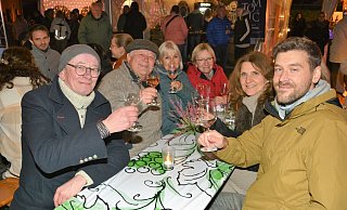 Wieland Buchholz, Jörg Czyborra, Christiane Baumert-Sommer, Martina Lange, Janet Kersten und Sebastian Wappelhorst (v. l) sind hochzufrieden mit den Besucherzahlen. - Karin Prignitz