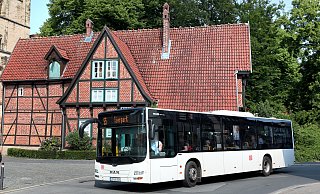 Ein Stadtbus ist noch mit Busfahrer vom Alten Markt Richtung Tierpark aufgebrochen. - Frank-Michael Kiel-Steinkamp