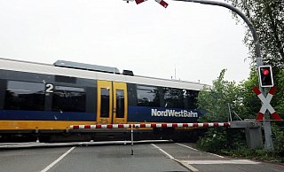 Statt der Nordwestbahn fährt am Wochenende ein Schienenersatzverkehr. - Simone Flörke