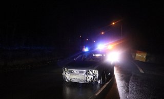 Mit diesem Audi flüchteten die beiden Männer von Bünde nach Löhne. Im Fahrzeug fand die Polizei Drogen. - Polizei