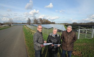 Im Vorstand der BI "Gegenwind Rahden-Ost" engagieren sich auch Dietmar Jantzen, Karin Jantzen und Siegfried Prote. Die erheben Vorwürfe gegen die Windkraft-Planer und die Stadt. - Joern Spreen-Ledebur Im Vorstand der BI "Gegenwind Rahden-Ost" engagieren sich auch Dietmar Jantzen, Karin Jantzen und Siegfried Prote. Die erheben Vorwürfe gegen die Windkraft-Planer und die Stadt. - Joern Spreen-Ledebur