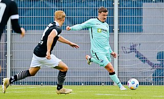 SCP-Neuzugang Max Kruse hat sich in dieser Szene auf der linken Seite durchgesetzt, passt nach innen und bereitet damit den 2:1-Siegtreffer durch Sirlord Conteh vor. - Besim Mazhiqi