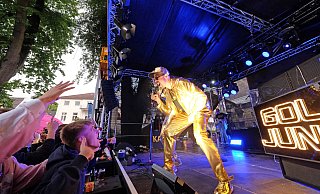 Die Goldjungs brachten mit ihren Mallorca-Schlagern Stimmung auf die Innenstadtfete. - Thorsten Gödecker
