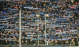 Auf der Südtribüne der Benteler-Arena wird am Sonntag endlich wieder Stimmung herrschen - wie hier in der Hinrunde im Heimspiel gegen den HSV. - Besim Mazhiqi