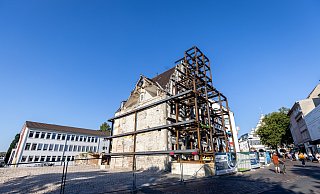 In der Innenstadt laufen derzeit die Bauarbeiten für das neue rund 66,5 Millionen Euro teure neue Stadthaus. Das Heisingsche Haus wird muss mit einem Stahlkorsett gesichert werden. - Niklas Tüns