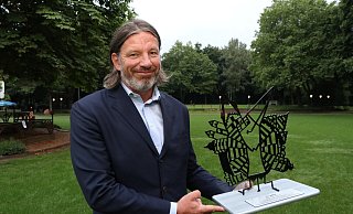 Mit dem Pader-Pfau wird wieder der „ordnungspolitische Kompass“ der Mittelstandsunion an eine verdiente Persönlichkeit aus dem Kreis Paderborn vergeben. Diesmal wurde der Extremschwimmer André Wiersig ausgezeichnet. - Mareike Gröneweg
