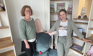 Derzeit werden die Räumlichkeiten am Oetinghauser Weg 85 noch umfangreich umgebaut. Einzelne Räume sind schon fertig. Die beiden Fachärztinnen Silja Burghaus (l.) und Julia Kelly-Smith freuen sich auf den Start am 1. Juli. - Natalie Gottwald