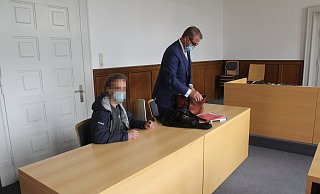 Der Jaguarfahrer erklärt vor Gericht, dass er die Folgen des tödlichen Unfalls bedauert, sich jedoch keiner Schuld bewusst sei. - Ulf Hanke