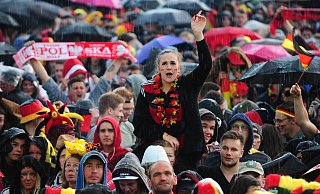 Bleibt es trocken zum EM-Auftaktspiel? Die Wetterdienste sind sich uneins. - imago/Revierfoto