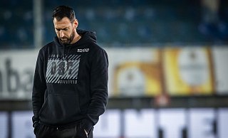 Die Zukunft von Trainer Mitch Kniat bei Arminia Bielefeld ist nach fünf Niederlagen in Folge fraglicher denn je. - Sarah Jonek Fotografie