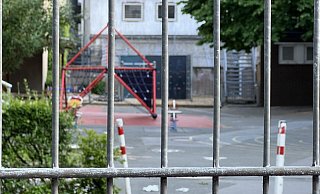 Der Schulhof der Klosterschule bleibt dicht - weil möglicherweise Autos darauf parken könnten. - Mike-Dennis Müller