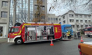 Die Feuerwehr wurde zu einem Einsatz bei einem Unternehmen an der Waltgeristraße gerufen. - Feuerwehr Herford