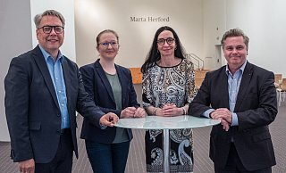 Christian Kötter-Lixfeld (Bremer Philharmoniker, l.) und Carmen Emigholz (Kulturstaatsrätin Bremen, 2. v. r.) moderieren das erste Treffen des Kulturdialogs, für den sich Svende Wagemeyer (Kultur gGmbH) und Bürgermeister Tim Kähler eine rege Beteiligung Wünschen. Foto: Ralf Bittner - Ralf Bittner