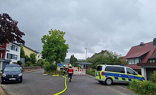Bei Bauarbeiten in der Von-Vincke-Straße wurde ein Gasleitung beschädigt. - Feuerwehr Bad Driburg