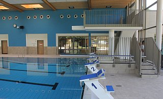 Das Sportbecken im Hallenbad kann bei jedem Wetter genutzt werden. - Ulf Hanke
