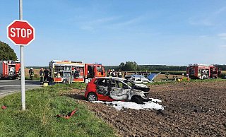 Die Feuerwehr Borgentreich hat das brennende Auto gelöscht. - Dieter Scholz