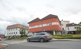 Das Krankenhaus in Rahden wurde vor gut zehn Jahren saniert. In der Nachbarschaft wurde das Ärztehaus gebaut. - Joern Spreen-Ledebur