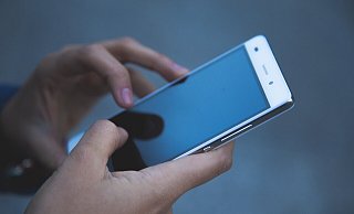 Die Teilnehmer der Demos gegen die Corona-Maßnahmen tauschen sich vor allem in Telegram-Kanälen aus. - (Symbolbild): Pixabay