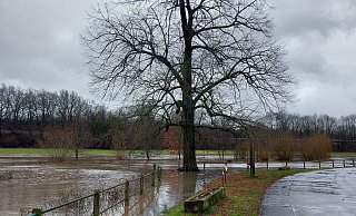 Der Kreis Lippe hat davor gewarnt, wie tückisch - und wie schnell Hochwasser sein kann, und damit lebensgefährlich. - Michaela Weiße
