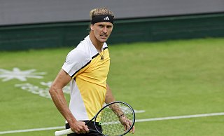 Alexander Zverev ist mit der Ansetzung seines Achtelfinals bei den Terra Wortmann Open alles anders als glücklich. - IMAGO/Steinbrenner