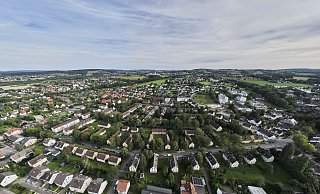 Die Stadtverwaltung will in der Albert-Rusch-Siedlung Flüchtlingsfamilien unterbringen. Dort wohnen bereits aber zahlreiche Migranten. Das hat im Stadtrat Nachfragen ausgelöst. - THORSTEN ULONSKA