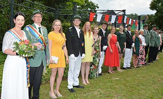 Die Höxteraner Schützengilde begrüßte am Sonntag das Nikolai-Seniorenheim Höxter mit einem Großbesuch, der beim aktuell niedrigen Inzidenzwert erstmals wieder möglich war. - Simone Kube