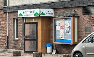 Die Hicret-Moschee an der Windelsbleicher Straße ist erneut Ziel einer islamfeindlichen Aktion geworden. - Mike-Dennis Müller