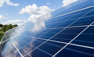 Das Bürgerbad Lenzinghausen soll eine Photovoltaik-Anlage bekommen. - Symbolfoto: Pixabay