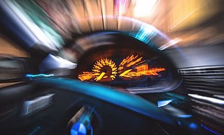 Grob verkehrswidrig raste der Mercedes-Fahrer durch die Espelkamper Straßen. - Symbolfoto: pixabay/Creative Commons