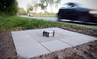Der Untergrund für den neuen Blitzer an der Ellerbuscher Straße ist bereits hergerichtet, noch fehlt allerdings die Stromversorgung. - Felix Eisele