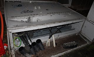 Ein Unbekannter beschädigte mit seinem Fahrzeug einen Schaltkasten am Wiehenweg in Lübbecke. - Polizei Minden-Lübbecke