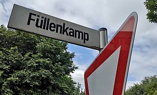 Hier im eigentlich ruhigen Füllenkamp in Barkhausen schlugen die Täter zu. Sie überfielen eine 62-Jährige in deren Haus. - Carsten Korfesmeyer